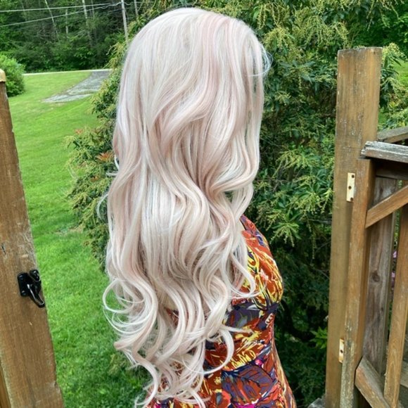 Pink lace front wig - Picture 2 of 6